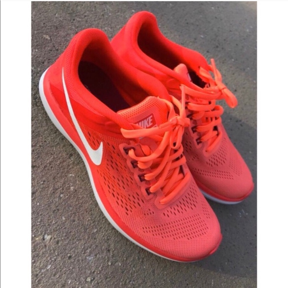 Woman’s Nike flex 👟